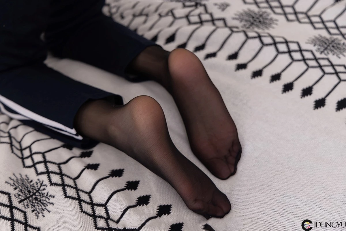 [BoBoSocks袜啵啵] No.135 小甜豆-高跟鞋、黑丝、裸足 网红正妹-第3张